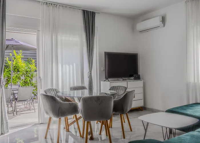 David Вілла Пула