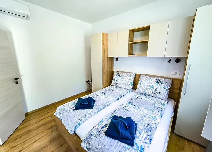 David Вілла Пула